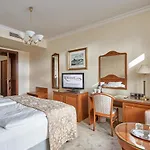 Hotel Romance 4*