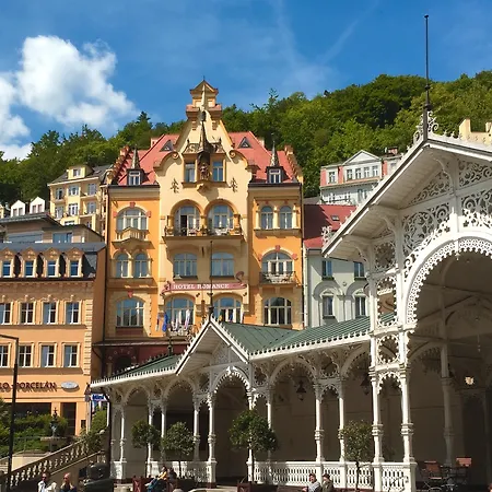 Romance Hotel