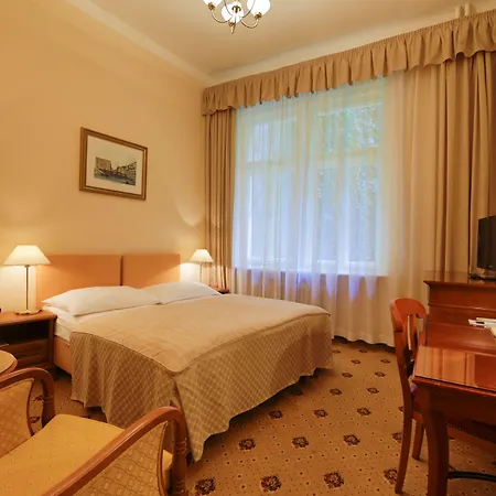 Hotel Romance