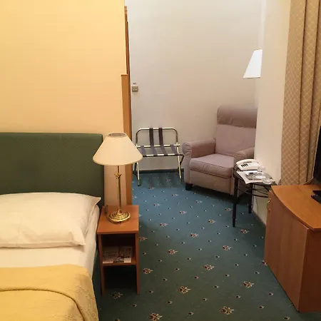 Romance Hotel